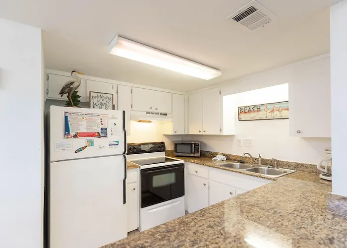 Apartment Island Winds West 671 *